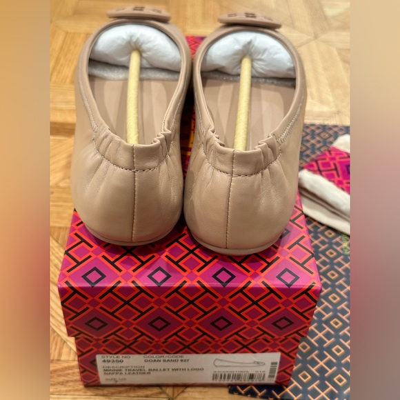 NWT Tory Burch Minnie Travel Flats in Goan Sand - Picture 11 of 16